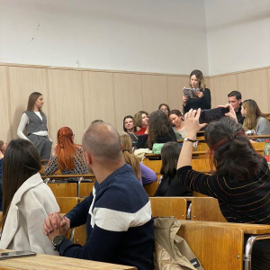 Читање песме на различитим дијалектима