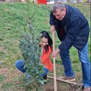 Да култура расте  Zajednička sadnja drveta kao simbola rasta kulture u obe sredine
