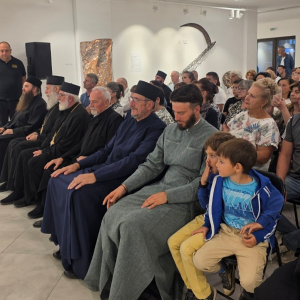 Публика на представљању књига